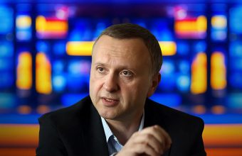 Эдуард Долинский: Улица и мемориальная доска в честь офицера СС — «память о герое»